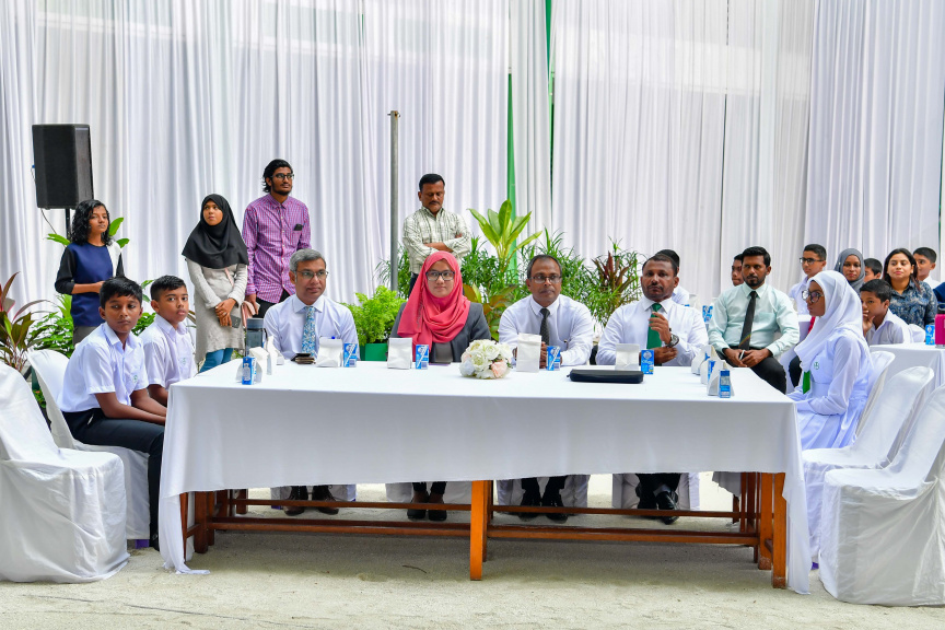ސްކޫލްތަކުގެ ދަރިވަރުންނަށް ހެނދުނުގެ ނާސްތާ ދިނުމުދެ ޕައިލެޓް  ޕްރޮގްރާމް ރަސްމީކޮން ފެށުން -- ޕޮޓޯ/ ރައީސް އޮފީސް
