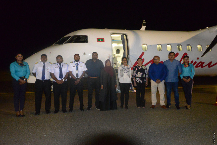 15 ޖެނުއަރީ 2018: ތިމަރަފުށީ އެއާޕޯޓަށް މޯލްޑިވިއަން އިން ރޭގަނޑު ފުލައިޓް ޖައްސަން ފެށުން -- ސަން ފޮޓޯ/ މުހައްމަދު މުޒައްޔިން ނާޒިމް