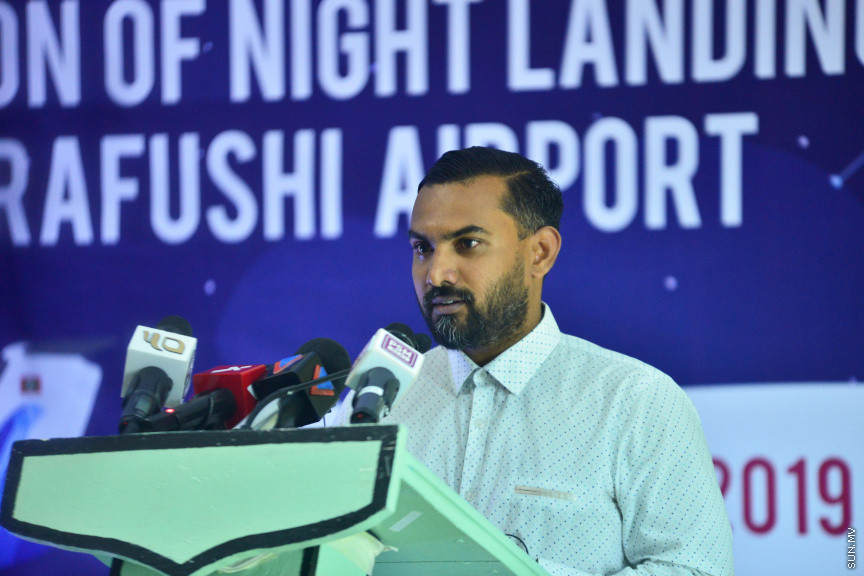 15 ޖެނުއަރީ 2018: ތިމަރަފުށީ އެއާޕޯޓަށް މޯލްޑިވިއަން އިން ރޭގަނޑު ފުލައިޓް ޖައްސަން ފެށުމަށް ބޭއްވި ރަސްމިއްޔާތުގެ ތެރެއިން -- ސަން ފޮޓޯ/ މުހައްމަދު މުޒައްޔިން ނާޒިމްނާޒިމް