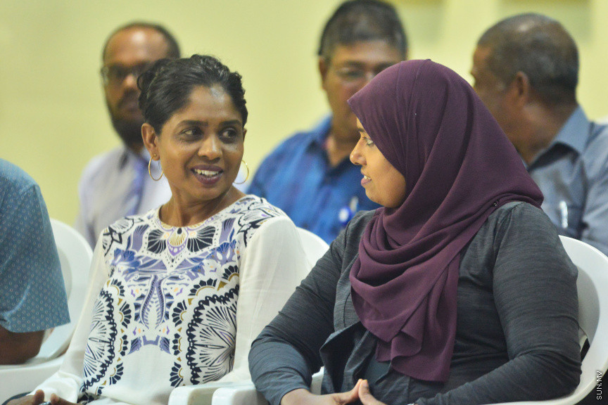 15 ޖެނުއަރީ 2018: ތިމަރަފުށީ އެއާޕޯޓަށް މޯލްޑިވިއަން އިން ރޭގަނޑު ފުލައިޓް ޖައްސަން ފެށުމަށް ބޭއްވި ރަސްމިއްޔާތުގެ ތެރެއިން -- ސަން ފޮޓޯ/ މުހައްމަދު މުޒައްޔިން ނާޒިމް