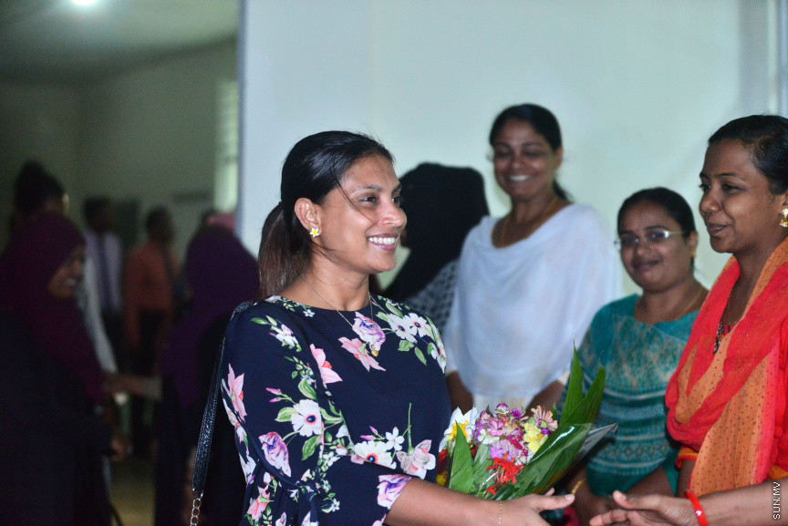 15 ޖެނުއަރީ 2018: ތިމަރަފުށީ އެއާޕޯޓަށް މޯލްޑިވިއަން އިން ރޭގަނޑު ފުލައިޓް ޖައްސަން ފެށުން -- ސަން ފޮޓޯ/ މުހައްމަދު މުޒައްޔިން ނާޒިމް