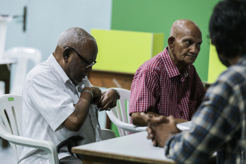 ޖެނުއަރީ 18، 2019: މިއަހަރު ބާއްވާ ރައްޔިތުންގެ މަޖިލީހުގެ އިންތިހާބުގައި އެމްޑީޕީގެ ފަރާތުން ވާދަކުރާނެ ކެންޑިޑޭޓުން ކަނޑައެޅުމަށް ބާއްވާ ޕާޓީ ޕްރައިމެރީ ވޯޓުލުމުގެ ތެރެއިން -- ސަން ފޮޓޯ/ ފަޔާޒު މޫސާ
