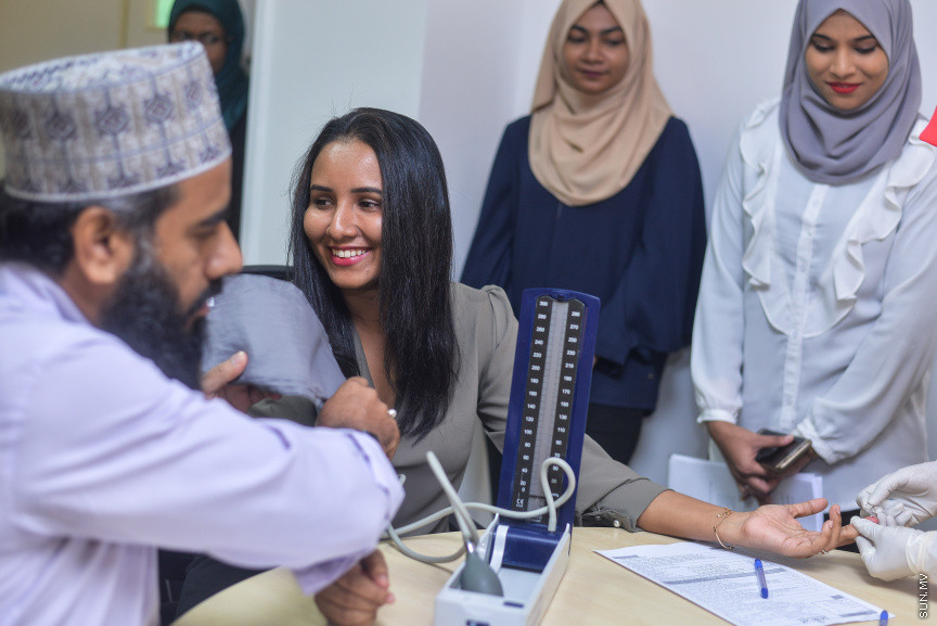 ޖެނުއަރީ 23، 2019: ހެލްތު މިނިސްޓްރީގެ މުވައްޒަފުން ލޭ ހަދިޔާކުރުމަށް ފެށި ކޭމްޕް އިފްތިތާޙުކުރުމަށް ބޭއްވި ހަފްލާގެ ތެރެއިން -- ސަން ފޮޓޯ/ ފަޔާޒު މޫސާ