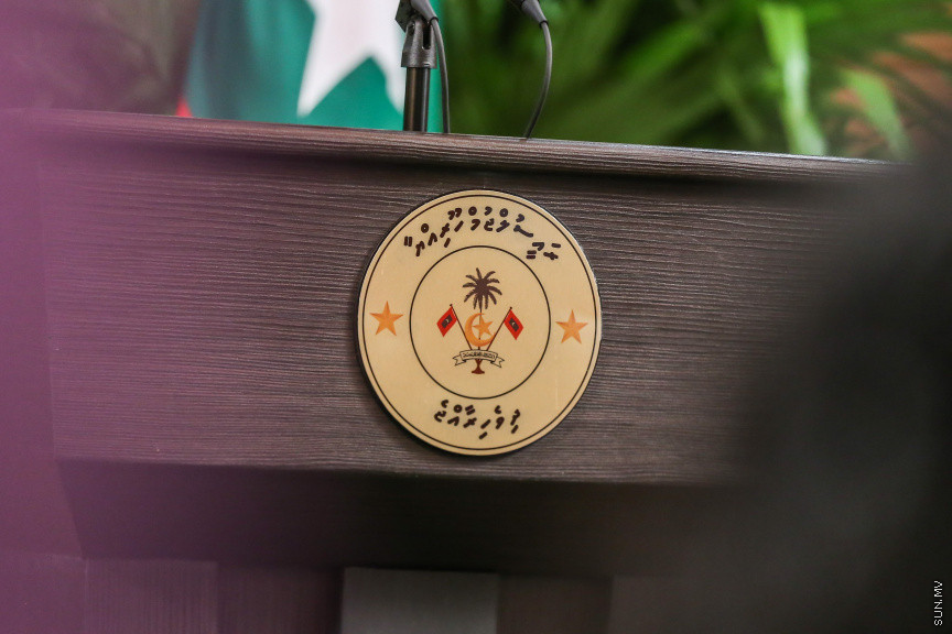 ޖެނުއަރީ 24، 2019: ރައީސް އިބްރާޙިމް މުހައްމަދު ސޯލިހު ނޫސްވެރިންނާއި ބައްދަލުކުރެއްވުން -- ސަން ފޮޓޯ/ ފަޔާޒު މޫސާ