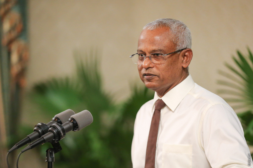 ޖެނުއަރީ 24، 2019: ރައީސް އިބްރާޙިމް މުހައްމަދު ސޯލިހު ނޫސްވެރިންނާއި ބައްދަލުކުރެއްވުން -- ސަން ފޮޓޯ/ ފަޔާޒު މޫސާ