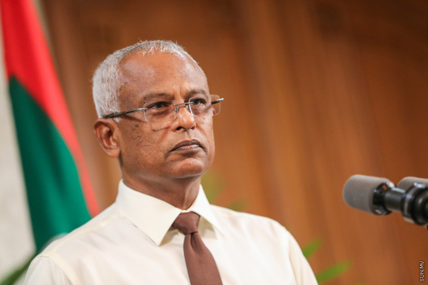 ޖެނުއަރީ 24، 2019: ރައީސް އިބްރާޙިމް މުހައްމަދު ސޯލިހު ނޫސްވެރިންނާއި ބައްދަލުކުރެއްވުން -- ސަން ފޮޓޯ/ ފަޔާޒު މޫސާ