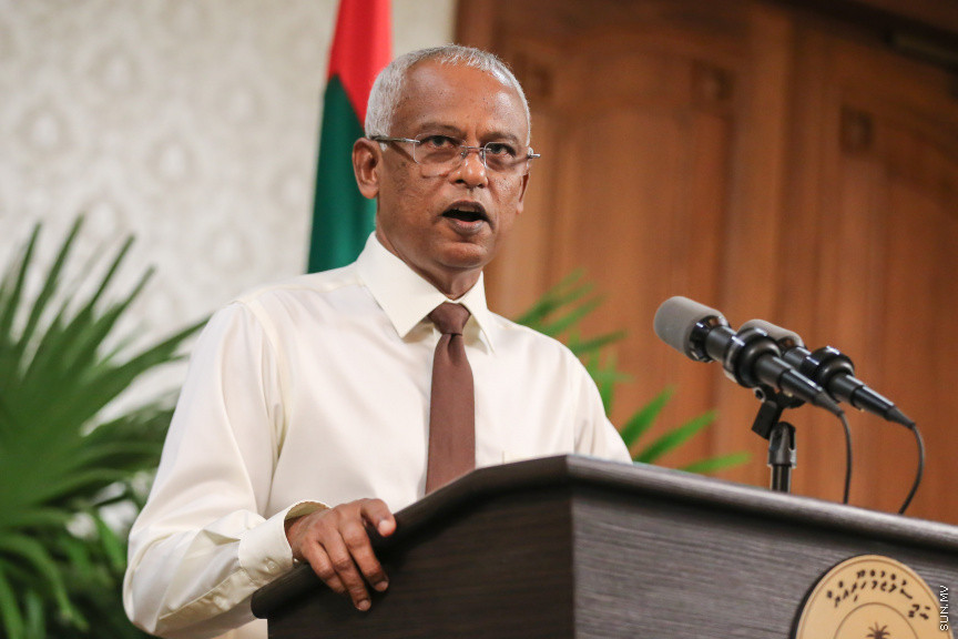 ޖެނުއަރީ 24، 2019: ރައީސް އިބްރާޙިމް މުހައްމަދު ސޯލިހު ނޫސްވެރިންނާއި ބައްދަލުކުރެއްވުން -- ސަން ފޮޓޯ/ ފަޔާޒު މޫސާ
