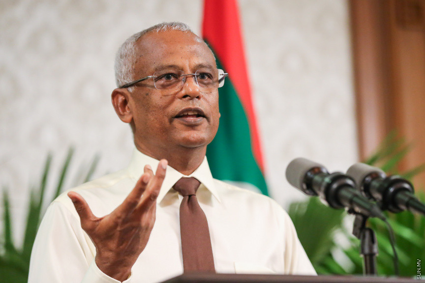 ޖެނުއަރީ 24، 2019: ރައީސް އިބްރާޙިމް މުހައްމަދު ސޯލިހު ނޫސްވެރިންނާއި ބައްދަލުކުރެއްވުން -- ސަން ފޮޓޯ/ ފަޔާޒު މޫސާ