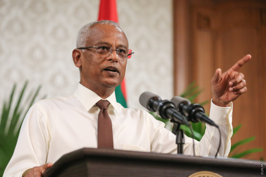 ޖެނުއަރީ 24، 2019: ރައީސް އިބްރާޙިމް މުހައްމަދު ސޯލިހު ނޫސްވެރިންނާއި ބައްދަލުކުރެއްވުން -- ސަން ފޮޓޯ/ ފަޔާޒު މޫސާ