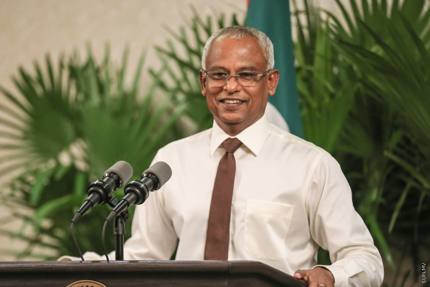ޖެނުއަރީ 24، 2019: ރައީސް އިބްރާޙިމް މުހައްމަދު ސޯލިހު ނޫސްވެރިންނާއި ބައްދަލުކުރެއްވުން -- ސަން ފޮޓޯ/ ފަޔާޒު މޫސާ