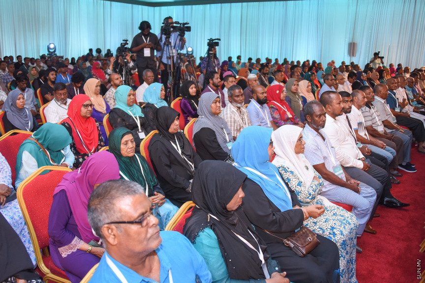 ޖެނުއަރީ 27، 2019: ކުރީގެ ރައީސް ޔާމީން އިސްވެ ހުންނަވައިގެން އުފައްދަވާ ޕީޕަލްސް ނޭޝަނަލް ކޮންގްރެސް (ޕީއެންސީ) އުފެއްދުމަށް ދަރުބާރުގޭގައި ބޭއްވި ޖަލްސާގެ ތެރެއިން -- ސަން ފޮޓޯ/ ފަޔާޒު މޫސާ