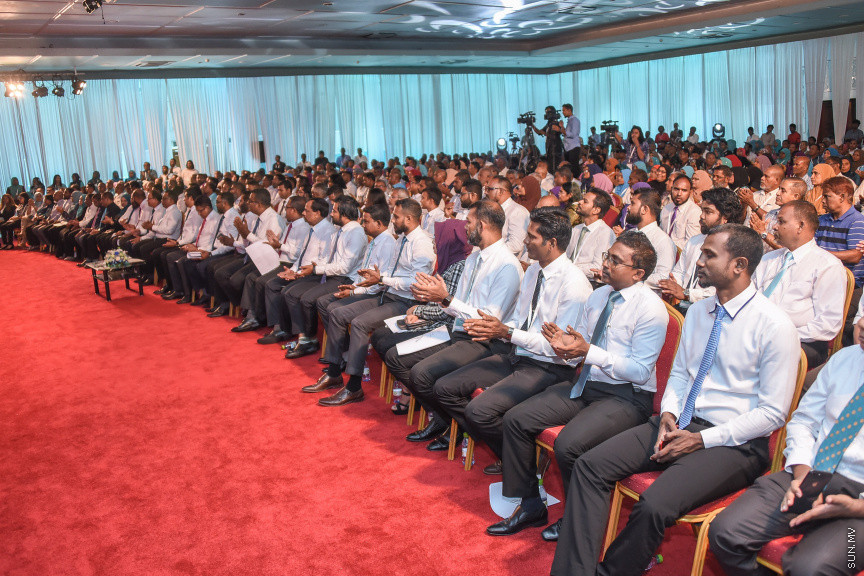 ޖެނުއަރީ 27، 2019: ކުރީގެ ރައީސް ޔާމީން އިސްވެ ހުންނަވައިގެން އުފައްދަވާ ޕީޕަލްސް ނޭޝަނަލް ކޮންގްރެސް (ޕީއެންސީ) އުފެއްދުމަށް ދަރުބާރުގޭގައި ބޭއްވި ޖަލްސާގެ ތެރެއިން -- ސަން ފޮޓޯ/ ފަޔާޒު މޫސާ