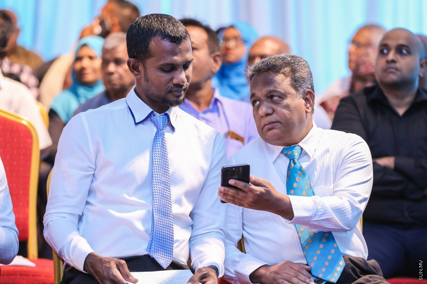 ޖެނުއަރީ 27، 2019: ކުރީގެ ރައީސް ޔާމީން އިސްވެ ހުންނަވައިގެން އުފައްދަވާ ޕީޕަލްސް ނޭޝަނަލް ކޮންގްރެސް (ޕީއެންސީ) އުފެއްދުމަށް ދަރުބާރުގޭގައި ބޭއްވި ޖަލްސާގެ ތެރެއިން -- ސަން ފޮޓޯ/ ފަޔާޒު މޫސާ