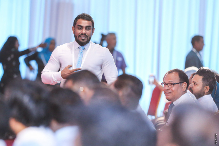 ޖެނުއަރީ 27، 2019: ކުރީގެ ރައީސް ޔާމީން އިސްވެ ހުންނަވައިގެން އުފައްދަވާ ޕީޕަލްސް ނޭޝަނަލް ކޮންގްރެސް (ޕީއެންސީ) އުފެއްދުމަށް ދަރުބާރުގޭގައި ބާއްވި ޖަލްސާގެ ތެރެއިން -- ސަން ފޮޓޯ/ ފަޔާޒު މޫސާ