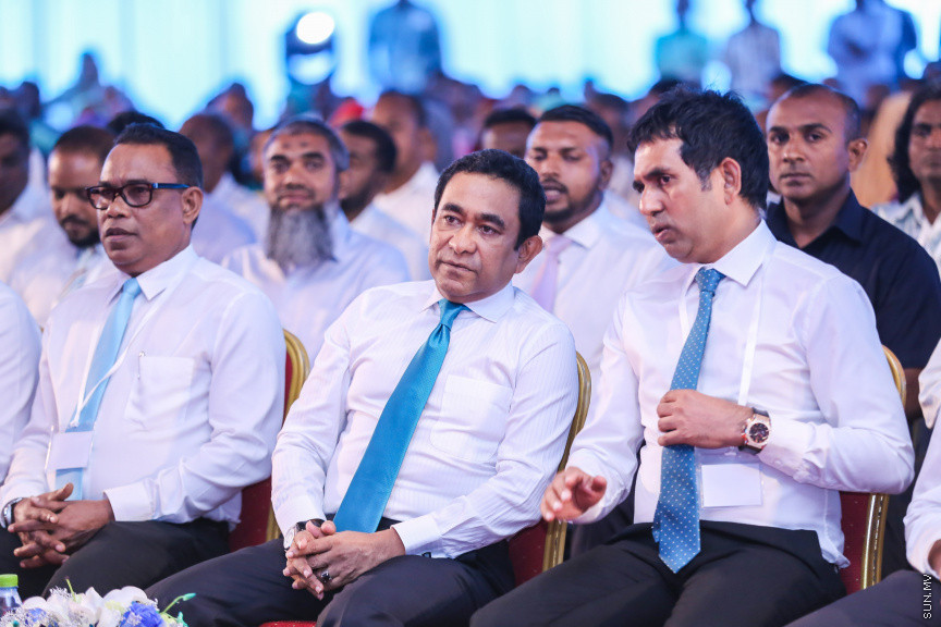 ޖެނުއަރީ 27، 2019: ކުރީގެ ރައީސް ޔާމީން އިސްވެ ހުންނަވައިގެން އުފައްދަވާ ޕީޕަލްސް ނޭޝަނަލް ކޮންގްރެސް (ޕީއެންސީ) އުފެއްދުމަށް ދަރުބާރުގޭގައި ބޭއްވި ޖަލްސާގެ ތެރެއިން -- ސަން ފޮޓޯ/ ފަޔާޒު މޫސާ