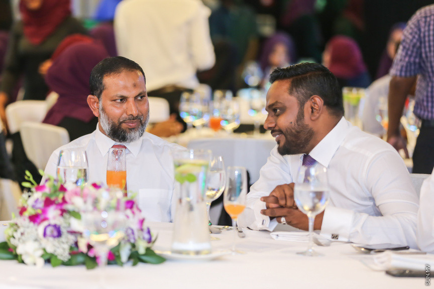 ޖެނުއަރީ 28، 2019: އިލެކްޝަން ކޮމިޝަންގެ އާ ލޯގޯ އާއި ކުލަ އިފްތިތާހުކުރުމަށް ހޮޓެލް ޖެންގައި ބޭއްވި ރަސްމިޔާތުގެ ތެރެއިން -- ސަން ފޮޓޯ/ ފަޔާޒު މޫސާ