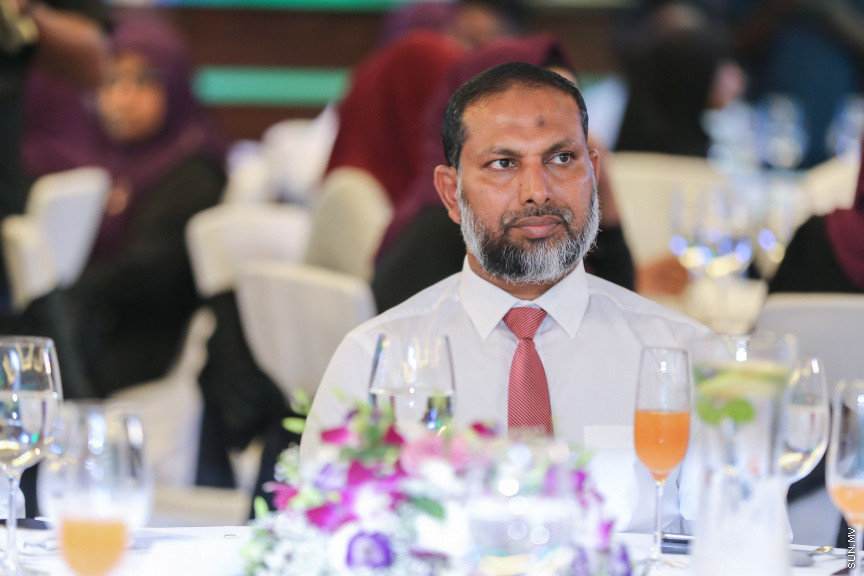 ޖެނުއަރީ 28، 2019: އިލެކްޝަން ކޮމިޝަންގެ އާ ލޯގޯ އާއި ކުލަ އިފްތިތާހުކުރުމަށް ހޮޓެލް ޖެންގައި ބޭއްވި ރަސްމިޔާތުގެ ތެރެއިން -- ސަން ފޮޓޯ/ ފަޔާޒު މޫސާ