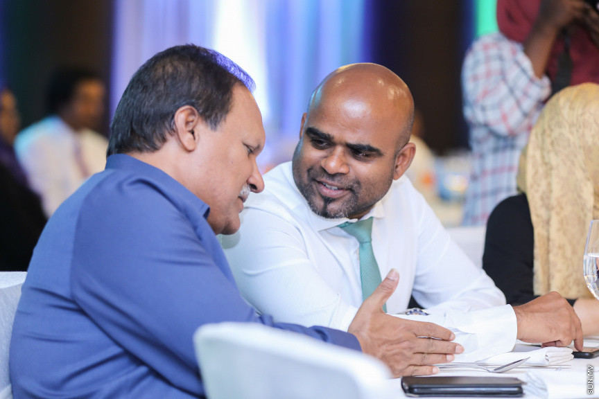 ޖެނުއަރީ 28، 2019: އިލެކްޝަން ކޮމިޝަންގެ އާ ލޯގޯ އާއި ކުލަ އިފްތިތާހުކުރުމަށް ހޮޓެލް ޖެންގައި ބޭއްވި ރަސްމިޔާތުގެ ތެރެއިން -- ސަން ފޮޓޯ/ ފަޔާޒު މޫސާ