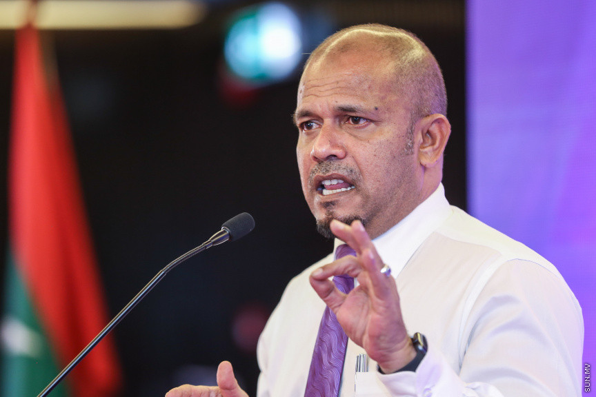 ޖެނުއަރީ 28، 2019: އިލެކްޝަން ކޮމިޝަންގެ އާ ލޯގޯ އާއި ކުލަ އިފްތިތާހުކުރުމަށް ހޮޓެލް ޖެންގައި ބޭއްވި ރަސްމިޔާތުގެ ތެރެއިން -- ސަން ފޮޓޯ/ ފަޔާޒު މޫސާ