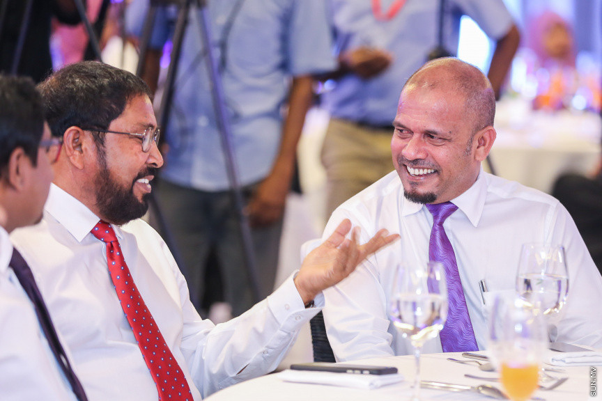 ޖެނުއަރީ 28، 2019: އިލެކްޝަން ކޮމިޝަންގެ އާ ލޯގޯ އާއި ކުލަ އިފްތިތާހުކުރުމަށް ހޮޓެލް ޖެންގައި ބޭއްވި ރަސްމިޔާތުގެ ތެރެއިން -- ސަން ފޮޓޯ/ ފަޔާޒު މޫސާ
