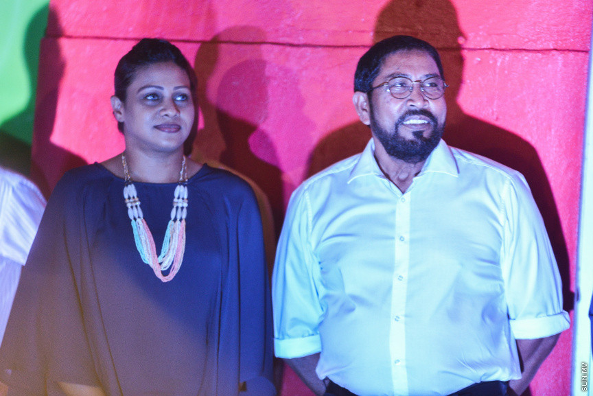 ޖެނުއަރީ 29، 2019: ޖޭޕީގެ ފަރާތުން ރައްޔިތުންގެ މަޖިލީހުގެ އިންތިހާބުގައި ހެންވޭރު ހުޅަނގު ދާއިރާއަށް ވާދަކުރައްވާ އައިޝަތު ނާޒިމާގެ ކެމްޕޭން ފެށުން -- ސަން ފޮޓޯ/ ފަޔާޒު މޫސާ