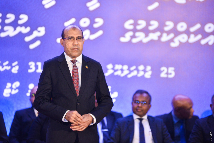 ޖެނުއަރީ 31، 2019: ގިނަ އަދަދެއްގެ ގާނޫނީ ވަކީލުންނަށް ވަކީލު ކަމުގެ ހުވާ ލައިދިނުމަށް ސުޕްރީމް ކޯޓުގެ ގޯތިތެރޭގައި ބޭއްވި ރަސްމިއްޔާތުގެ ތެރެއިން -- ސަން ފޮޓޯ/ ފަޔާޒު މޫސާ