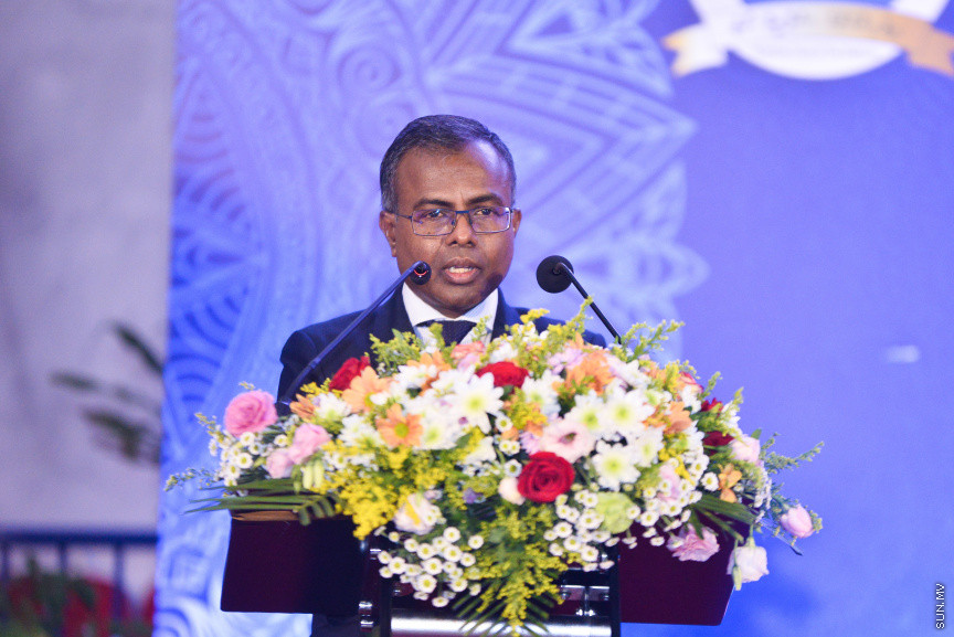 ޖެނުއަރީ 31، 2019: ގިނަ އަދަދެއްގެ ގާނޫނީ ވަކީލުންނަށް ވަކީލު ކަމުގެ ހުވާ ލައިދިނުމަށް ސުޕްރީމް ކޯޓުގެ ގޯތިތެރޭގައި ބޭއްވި ރަސްމިއްޔާތުގެ ތެރެއިން -- ސަން ފޮޓޯ/ ފަޔާޒު މޫސާ
