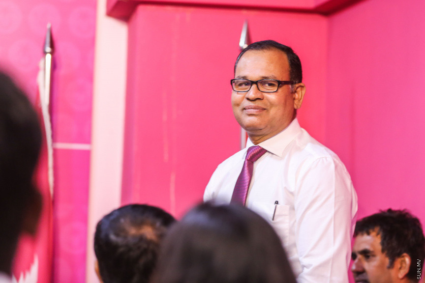 ފެބްރުއަރީ 1، 2019: އިދިކޮޅު މައި ޕާޓީ ޕީޕީއެމްއާއި އަލަށް އުފެއްދެވި ޕީޕަލްސް ނޭޝަނަލް ކޮންގްރެސް (ޕީއެންސީ) ގުޅިގެން ސިޔާސީ މަސައްކަތް ކުރެއްވުމަށް ކޯލިޝަން އެއްބަސް ވުމެއްގައި ސޮއިކުރުމަށް ބޭއްވި ރަސްމިއްޔާތުގެ ތެރެއިން -- ސަން ފޮޓޯ/ ފަޔާޒު މޫސާ