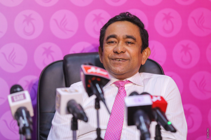 ފެބްރުއަރީ 1، 2019: އިދިކޮޅު މައި ޕާޓީ ޕީޕީއެމްއާއި އަލަށް އުފެއްދެވި ޕީޕަލްސް ނޭޝަނަލް ކޮންގްރެސް (ޕީއެންސީ) ގުޅިގެން ސިޔާސީ މަސައްކަތް ކުރެއްވުމަށް ކޯލިޝަން އެއްބަސް ވުމެއްގައި ސޮއިކުރުމަށް ބޭއްވި ރަސްމިއްޔާތުގެ ތެރެއިން -- ސަން ފޮޓޯ/ ފަޔާޒު މޫސާ