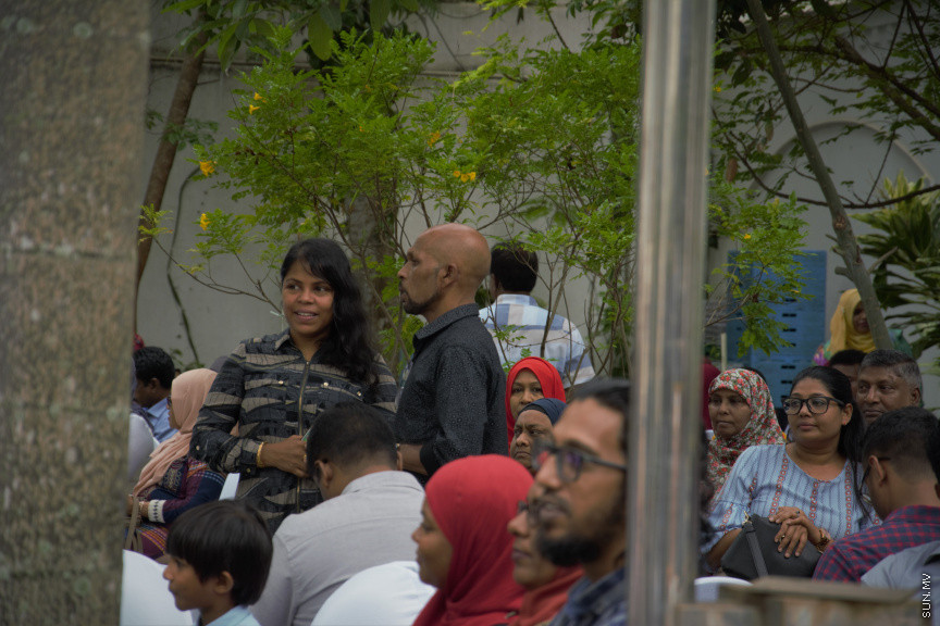 ސްރީލަންކާގައި ދިރިއުޅޭ ދިވެހީންނާ ރައީސް އިބްރާހިމް މުހައްމަދު ސޯލިހު ބައްދަލުކުރެއްވުމަށް ބޭއްވި ހަފްލާގެ ތެރެއިން -- ސަން ފޮޓޯ/ އިބްރާހިމް މާހިލް މުހައްްމަދު