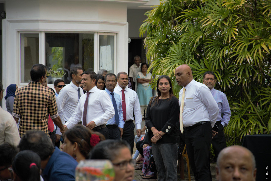 ސްރީލަންކާގައި ދިރިއުޅޭ ދިވެހީންނާ ރައީސް އިބްރާހިމް މުހައްމަދު ސޯލިހު ބައްދަލުކުރެއްވުމަށް ބޭއްވި ހަފްލާގެ ތެރެއިން -- ސަން ފޮޓޯ/ އިބްރާހިމް މާހިލް މުހައްްމަދު