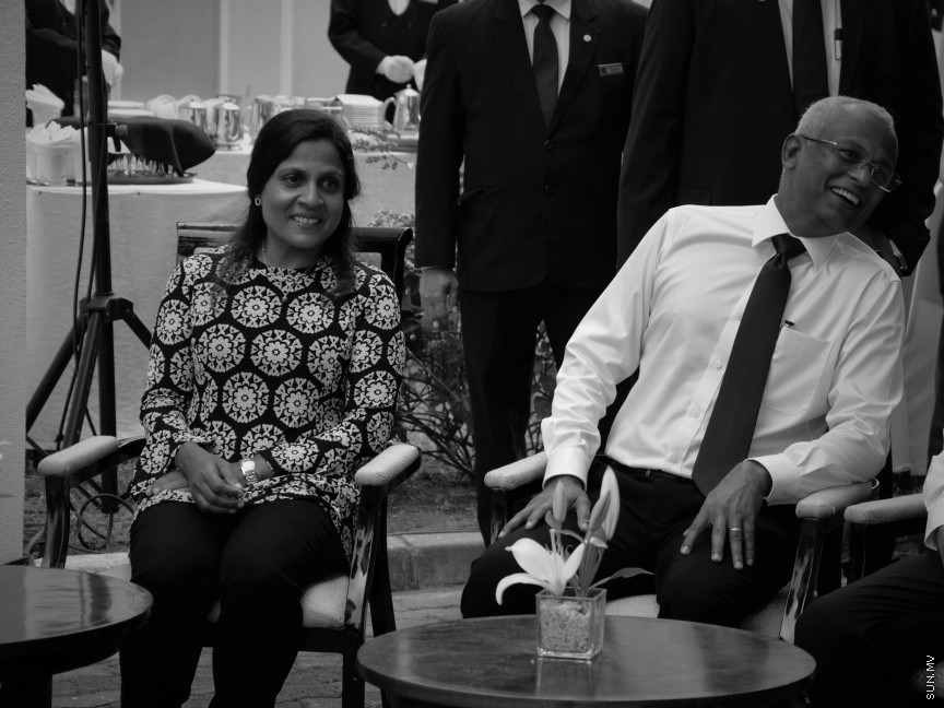ސްރީލަންކާގައި ދިރިއުޅޭ ދިވެހީންނާ ރައީސް އިބްރާހިމް މުހައްމަދު ސޯލިހު ބައްދަލުކުރެއްވުމަށް ބޭއްވި ހަފްލާގެ ތެރެއިން -- ސަން ފޮޓޯ/ އިބްރާހިމް މާހިލް މުހައްްމަދު