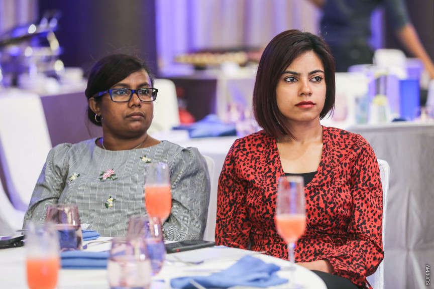 ފެބްރުއަރީ 6، 2019: "ކްރެޑިޓް އިންފޮމޭޝަން ސިސްޓަމް" ނުވަތަ ދަރަނީގެ މުއާމަލާތްތައް އާންމުންނާއި ކުންފުނިތަކަށް ބެލޭނެ ނިޒާމެއް މަރުކަޒީ ބޭންކް އެމްމްއެމްއޭގެ ކްރިޑިޓް އިންފޮމޭޝަން ބިއުރޯ އިން ތައާރަފްކުރުމަށް ހޮޓެލް ޖެންގައި ބޭއްވި ރަސްމިއްޔާތުގެ ތެރެއިން --- ސަން ފޮޓޯ/ ފަޔާޒު މޫސާ