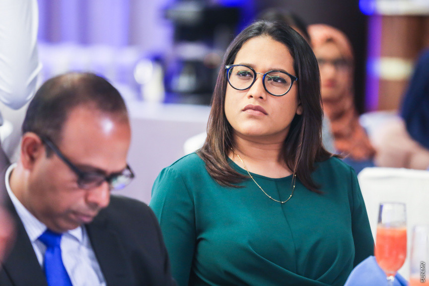 ފެބްރުއަރީ 6، 2019: "ކްރެޑިޓް އިންފޮމޭޝަން ސިސްޓަމް" ނުވަތަ ދަރަނީގެ މުއާމަލާތްތައް އާންމުންނާއި ކުންފުނިތަކަށް ބެލޭނެ ނިޒާމެއް މަރުކަޒީ ބޭންކް އެމްމްއެމްއޭގެ ކްރިޑިޓް އިންފޮމޭޝަން ބިއުރޯ އިން ތައާރަފްކުރުމަށް ހޮޓެލް ޖެންގައި ބޭއްވި ރަސްމިއްޔާތުގެ ތެރެއިން --- ސަން ފޮޓޯ/ ފަޔާޒު މޫސާ