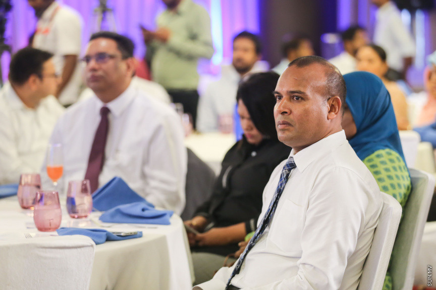 ފެބްރުއަރީ 6، 2019: "ކްރެޑިޓް އިންފޮމޭޝަން ސިސްޓަމް" ނުވަތަ ދަރަނީގެ މުއާމަލާތްތައް އާންމުންނާއި ކުންފުނިތަކަށް ބެލޭނެ ނިޒާމެއް މަރުކަޒީ ބޭންކް އެމްމްއެމްއޭގެ ކްރިޑިޓް އިންފޮމޭޝަން ބިއުރޯ އިން ތައާރަފްކުރުމަށް ހޮޓެލް ޖެންގައި ބޭއްވި ރަސްމިއްޔާތުގެ ތެރެއިން --- ސަން ފޮޓޯ/ ފަޔާޒު މޫސާ