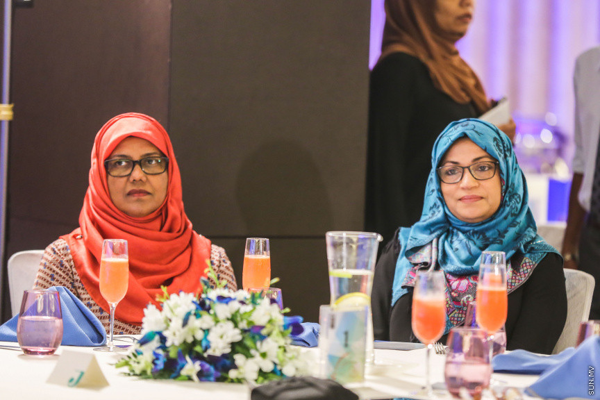 ފެބްރުއަރީ 6، 2019: "ކްރެޑިޓް އިންފޮމޭޝަން ސިސްޓަމް" ނުވަތަ ދަރަނީގެ މުއާމަލާތްތައް އާންމުންނާއި ކުންފުނިތަކަށް ބެލޭނެ ނިޒާމެއް މަރުކަޒީ ބޭންކް އެމްމްއެމްއޭގެ ކްރިޑިޓް އިންފޮމޭޝަން ބިއުރޯ އިން ތައާރަފްކުރުމަށް ހޮޓެލް ޖެންގައި ބޭއްވި ރަސްމިއްޔާތުގެ ތެރެއިން --- ސަން ފޮޓޯ/ ފަޔާޒު މޫސާ
