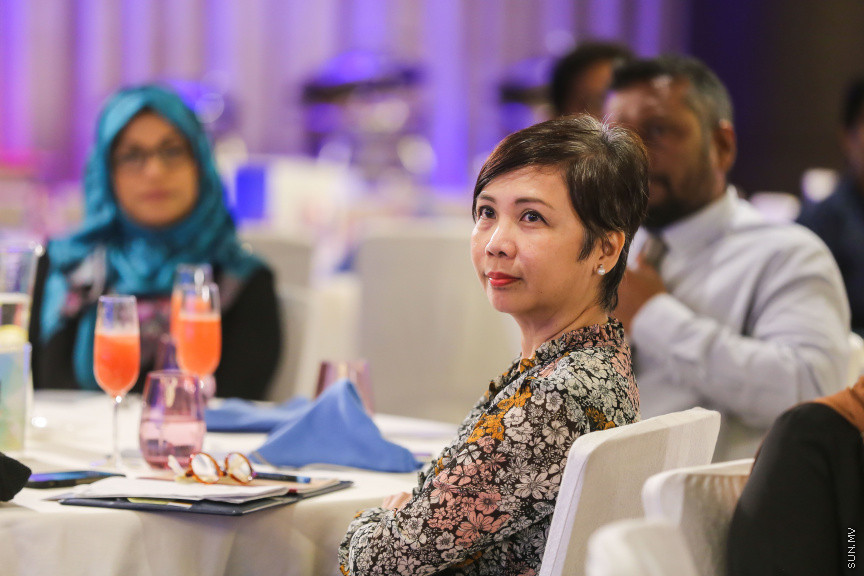 ފެބްރުއަރީ 6، 2019: "ކްރެޑިޓް އިންފޮމޭޝަން ސިސްޓަމް" ނުވަތަ ދަރަނީގެ މުއާމަލާތްތައް އާންމުންނާއި ކުންފުނިތަކަށް ބެލޭނެ ނިޒާމެއް މަރުކަޒީ ބޭންކް އެމްމްއެމްއޭގެ ކްރިޑިޓް އިންފޮމޭޝަން ބިއުރޯ އިން ތައާރަފްކުރުމަށް ހޮޓެލް ޖެންގައި ބޭއްވި ރަސްމިއްޔާތުގެ ތެރެއިން --- ސަން ފޮޓޯ/ ފަޔާޒު މޫސާ