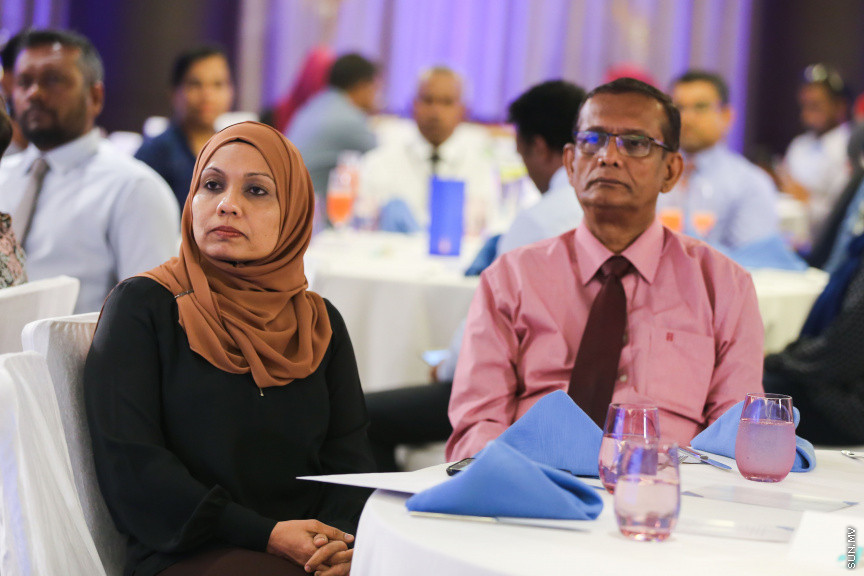 ފެބްރުއަރީ 6، 2019: "ކްރެޑިޓް އިންފޮމޭޝަން ސިސްޓަމް" ނުވަތަ ދަރަނީގެ މުއާމަލާތްތައް އާންމުންނާއި ކުންފުނިތަކަށް ބެލޭނެ ނިޒާމެއް މަރުކަޒީ ބޭންކް އެމްމްއެމްއޭގެ ކްރިޑިޓް އިންފޮމޭޝަން ބިއުރޯ އިން ތައާރަފްކުރުމަށް ހޮޓެލް ޖެންގައި ބޭއްވި ރަސްމިއްޔާތުގެ ތެރެއިން --- ސަން ފޮޓޯ/ ފަޔާޒު މޫސާ