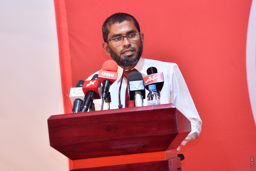ފެބުރުއަރީ 2، 2019: ޖުމްހޫރީ ޕާޓީގެ އިތުރު އަށް ދާއިރާ އަކަށް ޓިކެޓް ދިނުމަށް މިރޭ މ. ކުނޫޒުގައި ބޭއްވި ރަސްމިއްޔާތުގެ ތެރެއިން: މިހާތަނަށް 44 ބޭފުޅުންނަށް ވަނީ އެޕާޓީގެ ޓިކެޓް ދީފަ -- ސަން ފޮޓޯ/ އަހުމަދު އަވްޝަން އިލްޔަސް