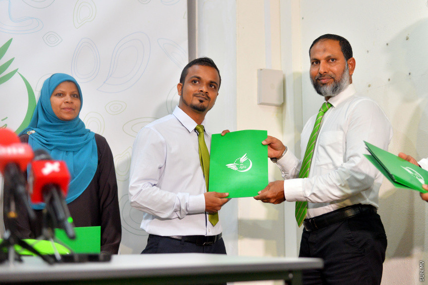 ފެބްރުއަރީ 13، 2019: މަޖިލިސް އިންތިހާބުގައި އަދާލަތް ޕާޓީގެ ފަރާތުން ވާދަ ކުރައްވާ ކެންޑިޑޭޓުންނަށް ޓިކެޓް ހަވާލުކުރުމަށް ބޭއްވި ރަސްމިއްޔާތުގެ ތެރެއިން -- ސަން ފޮޓޯ/ ފަޔާޒު މޫސާ