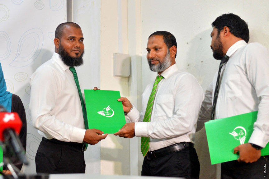 ފެބްރުއަރީ 13، 2019: މަޖިލިސް އިންތިހާބުގައި އަދާލަތް ޕާޓީގެ ފަރާތުން ވާދަ ކުރައްވާ ކެންޑިޑޭޓުންނަށް ޓިކެޓް ހަވާލުކުރުމަށް ބޭއްވި ރަސްމިއްޔާތުގެ ތެރެއިން -- ސަން ފޮޓޯ/ ފަޔާޒު މޫސާ