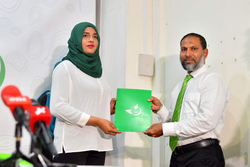ފެބްރުއަރީ 13، 2019: މަޖިލިސް އިންތިހާބުގައި އަދާލަތް ޕާޓީގެ ފަރާތުން ވާދަ ކުރައްވާ ކެންޑިޑޭޓުންނަށް ޓިކެޓް ހަވާލުކުރުމަށް ބޭއްވި ރަސްމިއްޔާތުގެ ތެރެއިން -- ސަން ފޮޓޯ/ ފަޔާޒު މޫސާ