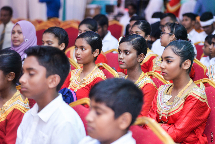 ފެބްރުއަރީ 21، 2019: މާދަރީ ބަހުގެ ދުވަސް ފާހަގަ ކުރުމަށް ދަރުބާރުގޭގައި ބޭއްވި ރަސްމީ ޖަލްސާގެ ތެރެއިން -- ސަން ފޮޓޯ/ ފަޔާޒު މޫސާ