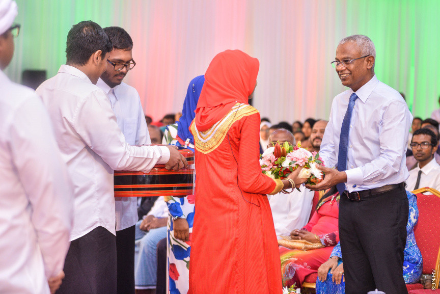 ފެބްރުއަރީ 21، 2019: މާދަރީ ބަހުގެ ދުވަސް ފާހަގަ ކުރުމަށް ދަރުބާރުގޭގައި ބޭއްވި ރަސްމީ ޖަލްސާގެ ތެރެއިން -- ސަން ފޮޓޯ/ ފަޔާޒު މޫސާ