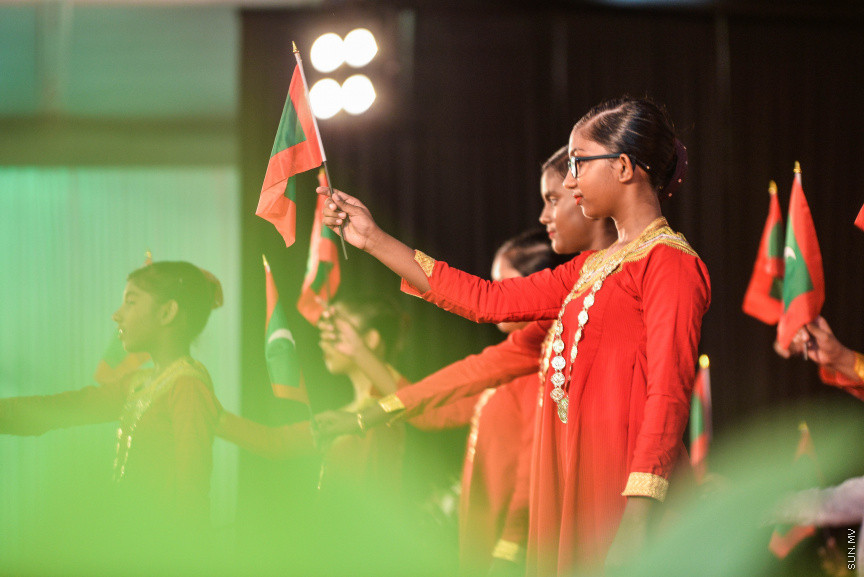 ފެބްރުއަރީ 21، 2019: މާދަރީ ބަހުގެ ދުވަސް ފާހަގަ ކުރުމަށް ދަރުބާރުގޭގައި ބޭއްވި ރަސްމީ ޖަލްސާގެ ތެރެއިން -- ސަން ފޮޓޯ/ ފަޔާޒު މޫސާ