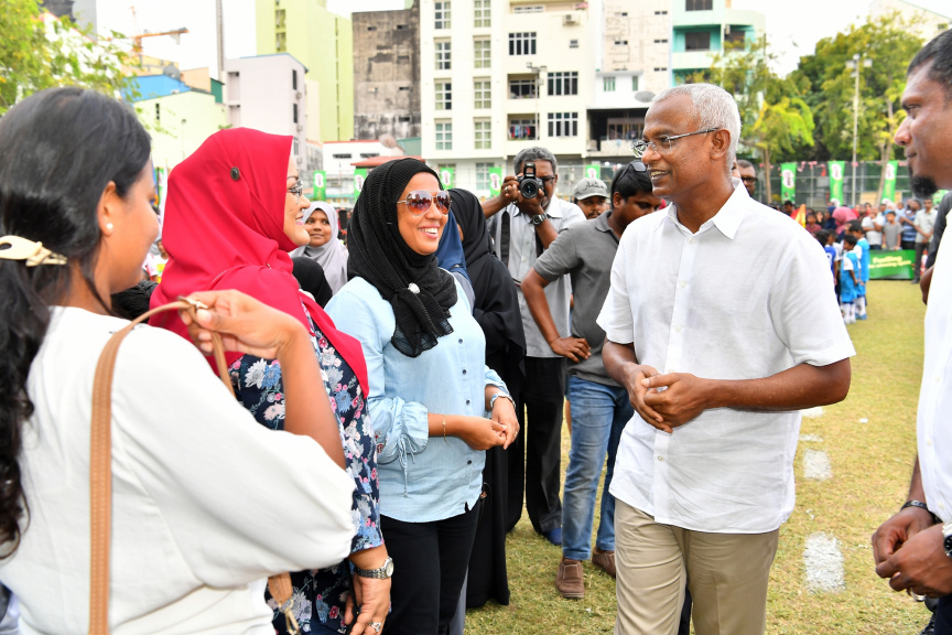 "މައިލޯ ކިޑްސް ފުޓްބޯޅަ ފިއެސްޓާ" ނިންމުމުގެ ރަސްމިއްޔާތު ރައީސުލްޖުމްހޫރިއްޔާ ޝަރަފުވެރިކޮށްދެއްވަނީ-- ފޮޓޯ/ ރައީސް އޮފީސް