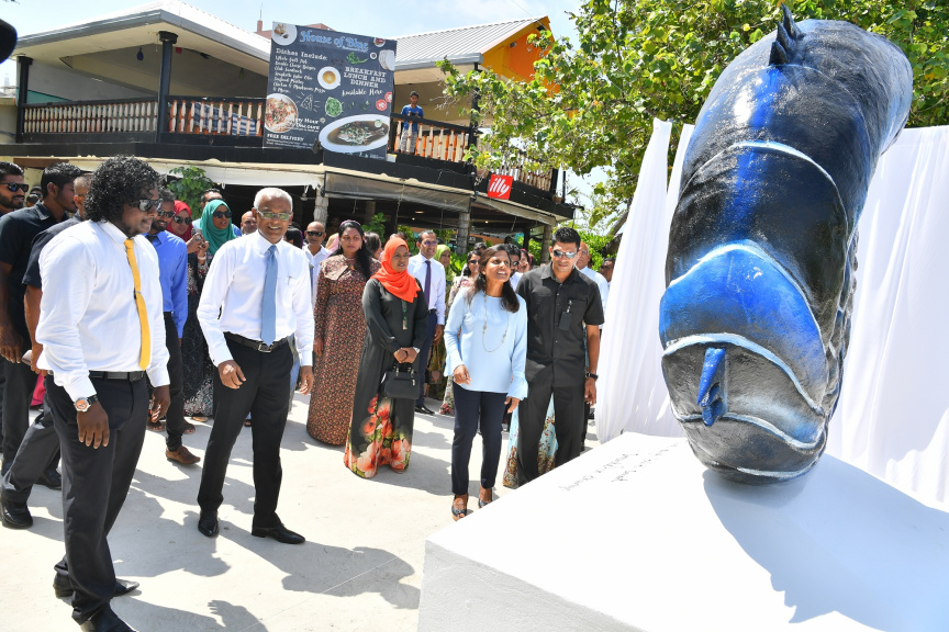 ރައީސުލްޖުމްހޫރިއްޔާ ކ. މާފުށްޓަށް ޒިޔާރަތްކުރެއްވުން : މިދަތުރުފުޅުގައި އެމަނިކުފާނު ވަނީ ކ. މާފުށީ ކައުންސިލާއި އެރަށު މުޢައްސަސާތަކުގެ އިސް ވެރިންނާ ވެސް ބައްދަލުކުރައްވާފަ -- ޕޮޓޯ/ ރައީސް އޮފީސް