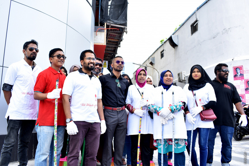 މާލެ ، 16 މާޗު 2019 - އަލްހާންގެ ކެމްޕެއިން ޓީމުން ބޭއްވި ހެއްވޭރު ސާފުކުރުމުގެ ހަރަކާތުގެ ތެރެއިން -- ސަން ފޮޓޯ/ އަހުމަދު އަވްޝަން އިލްޔާސް