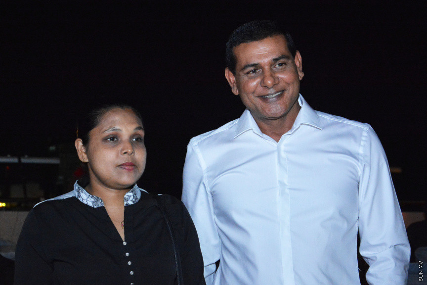 މާލޭގައި ދިރިއުޅޭ މީދޫ ދާއިރާގެ ރައްޔިތުންނާ އެމްޑީއޭގެ ލީޑަރު އަދި ރައްޔިތުން މަޖިލީހުގެ އެ ދާއިރާގެ މިހާރުގެ މެންބަރު އަހްމަދު ސިޔާމް މުހައްމަދު ބައްދަލުކުރެއްވުން -- ސަން ފޮޓޯ/ އަހުމަދު އަވްޝަން އިލްޔާސް