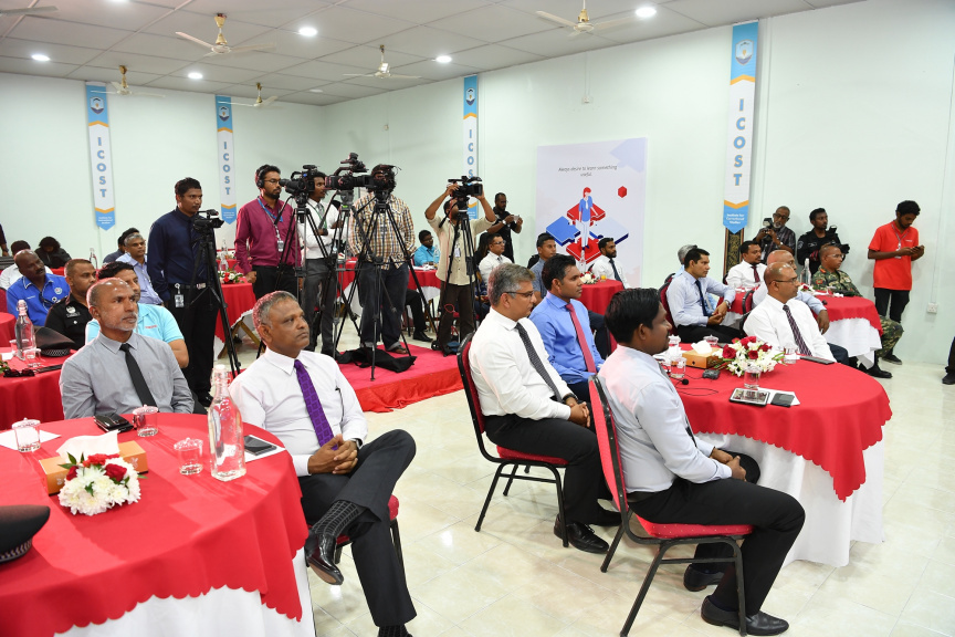 ރައީސުލްޖުމްހޫރިއްޔާގެ ނާއިބު، މާފުށީ ޖަލުގައި "އުރީދޫ ސްމާޓް ކެމްޕަސް" އިފްތިތާހު ކޮށްދެއްވުން -- ފޮޓޯ/ ރައީސް އޮފީސް